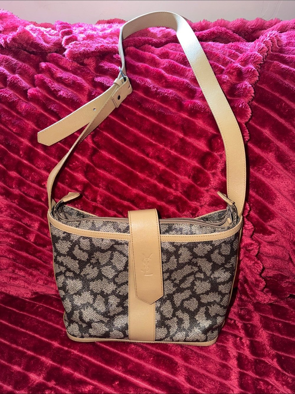 Vintage Yves Saint Laurent shoulder bag